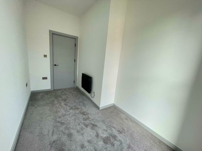2 Bedroom Flat To Rent In Chingford Road, Walthamstow, E17