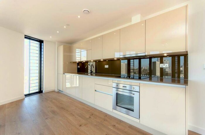 2 Bedroom Flat To Rent In Station Street, Stratford, London, E15