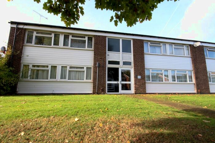 1 Bedroom Flat To Rent In Greenfields, Maidenhead, SL6