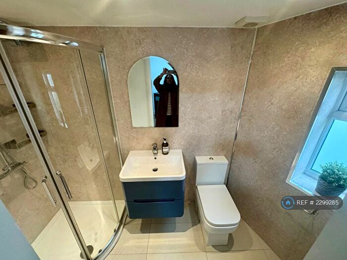 1 Bedroom Bungalow To Rent In Tomswood Hill, Essex, IG6