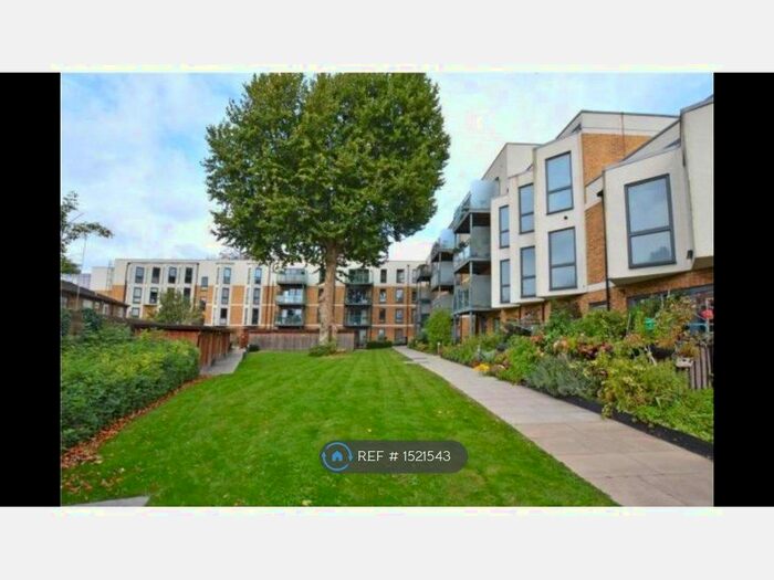 2 Bedroom Flat To Rent In Greenwich High Road, London, SE10
