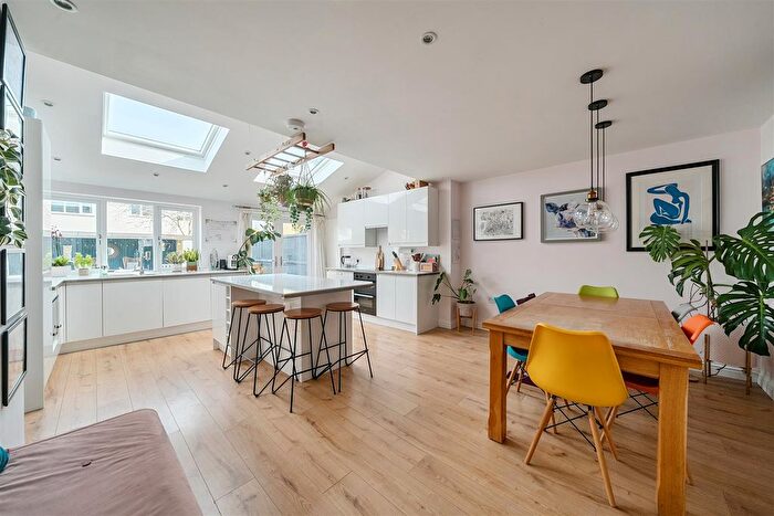 4 Bedroom Semi-Detached House For Sale In Cowley Way, Sutton Benger, Chippenham, SN15