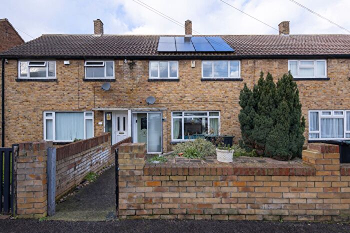 3 Bedroom Terraced House For Sale In Freeman Road, Gravesend, DA12