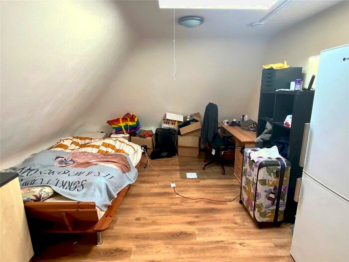 Studio To Rent In A High Street, Sutton, Surrey, SM1