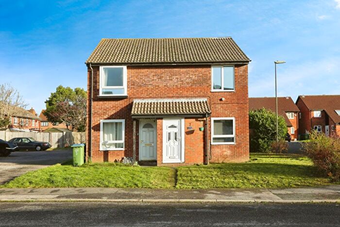 2 Bedroom Maisonette For Sale In Girton Close, Fareham, Hampshire, PO14