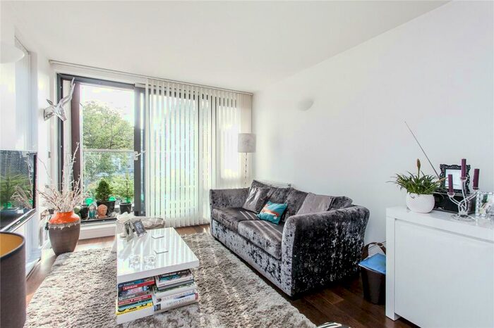 1 Bedroom Apartment To Rent In Morton Road, London, N1