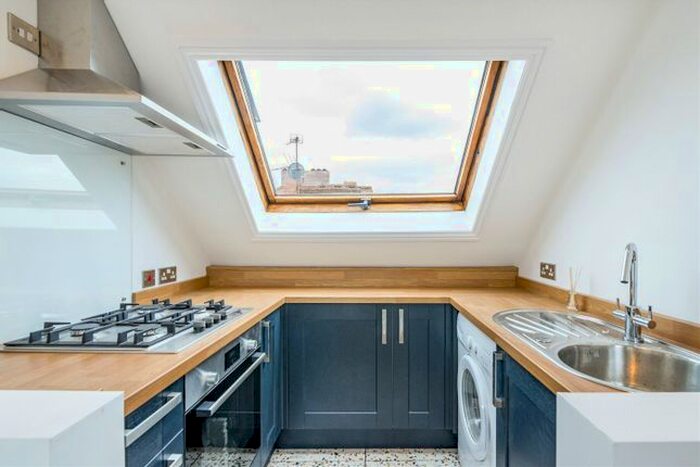 2 Bedroom Flat To Rent In Stella Road, London, SW17