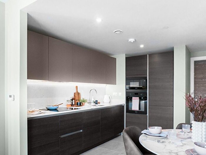 2 Bedroom Apartment To Rent In Broad Street, Birmingham, B15