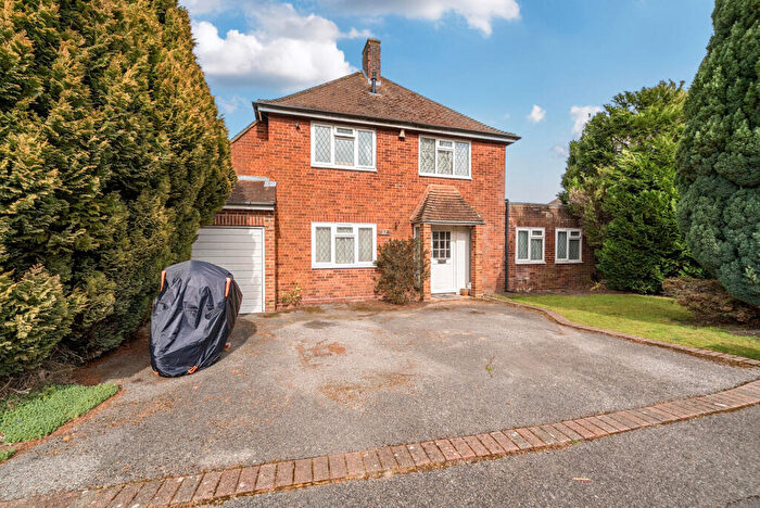 4 Bedroom Detached House For Sale In Weston Way, Pyrford, GU22