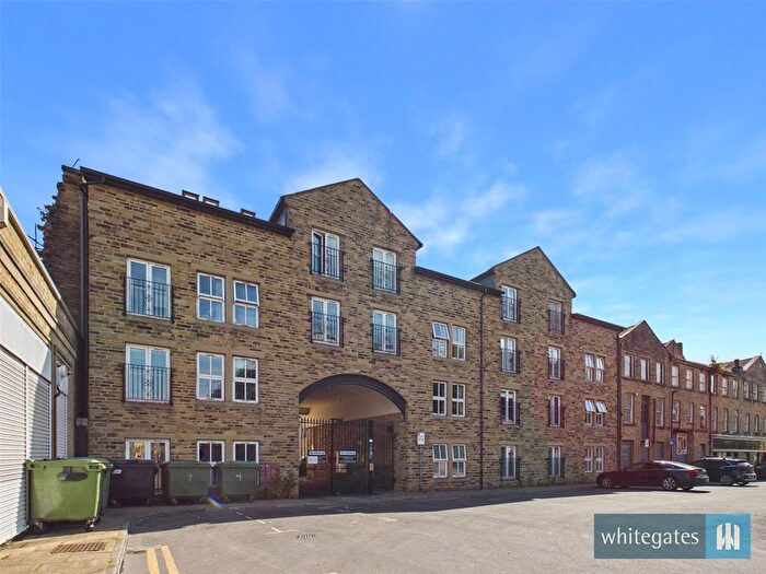 2 Bedroom Flat To Rent In Rawson Buildings, Rawson Road, Bradford, West Yorkshire, BD1