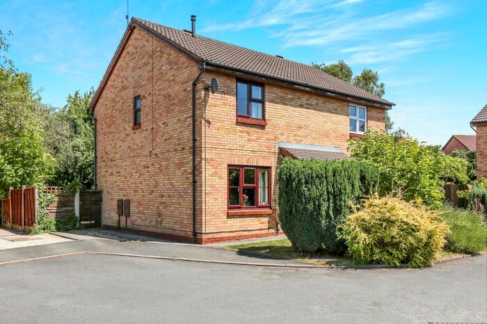 3 Bedroom Semi-Detached House To Rent In Potts Close, Kenilworth, Warwickshire, CV8