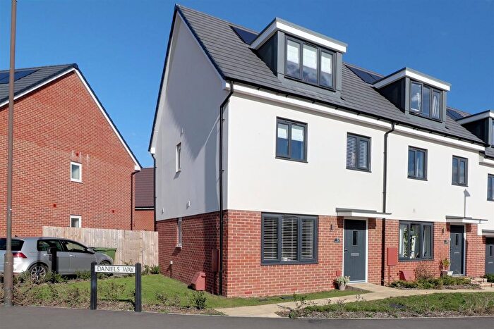 3 Bedroom End Terrace House For Sale In Great Oldbury Drive, Great Oldbury, Stonehouse, GL10