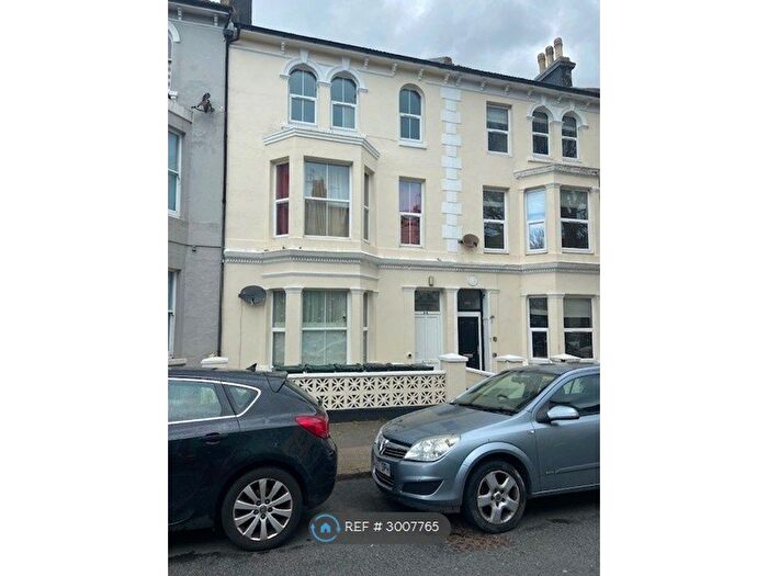 2 Bedroom Flat To Rent In Pevensey Road, Eastbourne, BN22