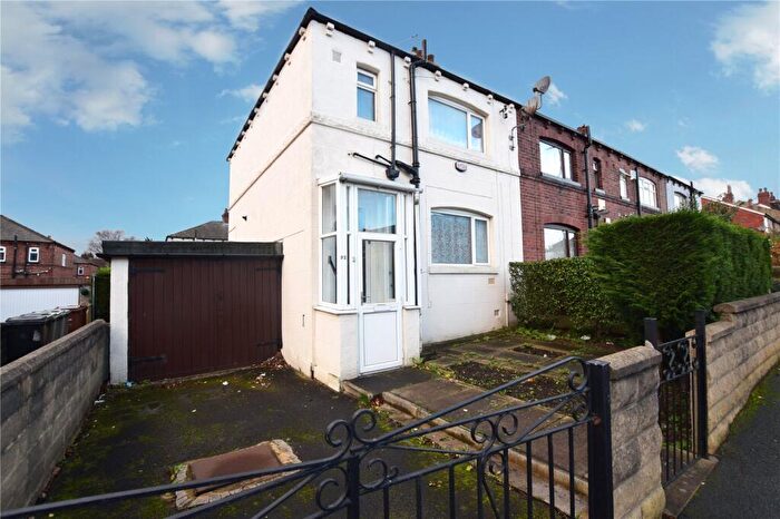 3 Bedroom Semi Detached House To Rent In Cross Flatts Grove, Leeds, LS11