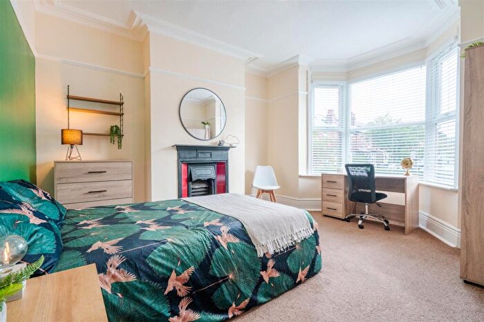 5 Bedroom House To Rent In Wayland Road, Sheffield, S11