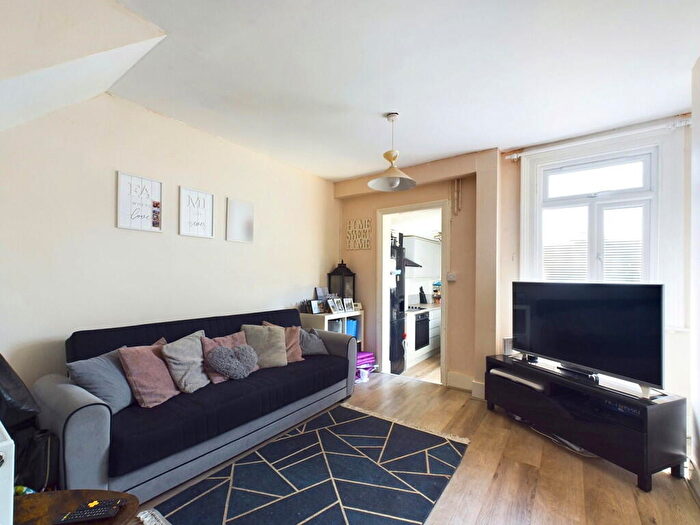 2 Bedroom Terraced House To Rent In Cross Street, Worthing, BN11