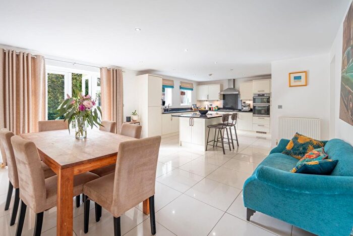 6 Bedroom Detached House For Sale In Beacon Drive, Newton Abbot, TQ12