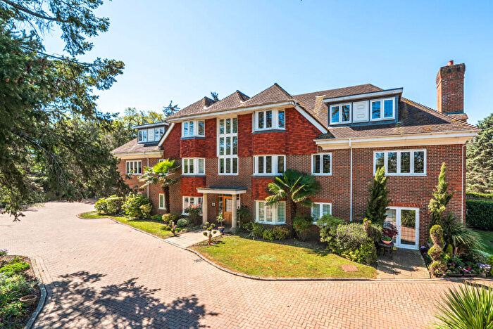 2 Bedroom Flat For Sale In Sheerwater Road, West Byfleet, KT14