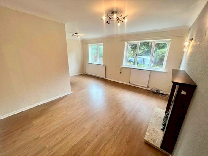 2 Bedroom Flat To Rent In Cavendish Court, Cavendish Road, Barnsley, S75