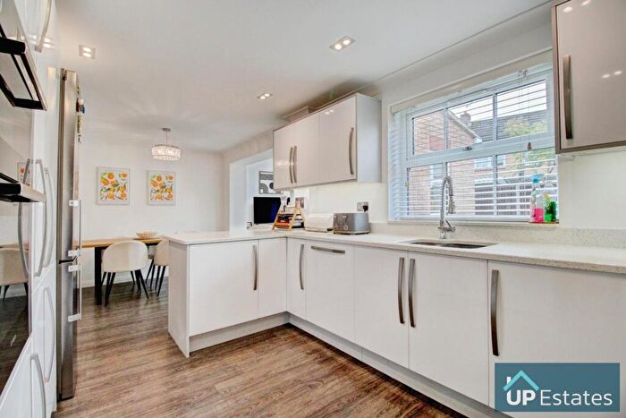 4 Bedroom Detached House For Sale In Chelney Walk, Morrisons Estate, Binley, Coventry, CV3