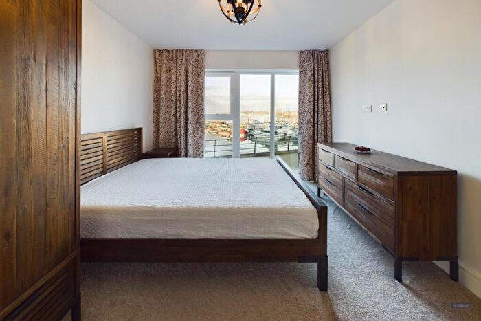 2 Bedroom Apartment For Sale In Riverside Quay, Southampton, SO14