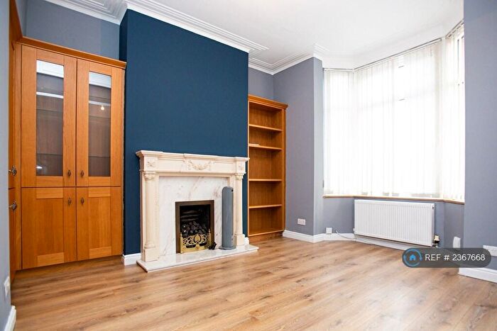 2 Bedroom Terraced House To Rent In Seaford Road, Salford, M6