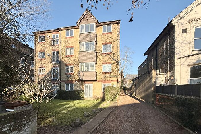 1 Bedroom Flat For Sale In Selhurst Road, South Norwood, SE25