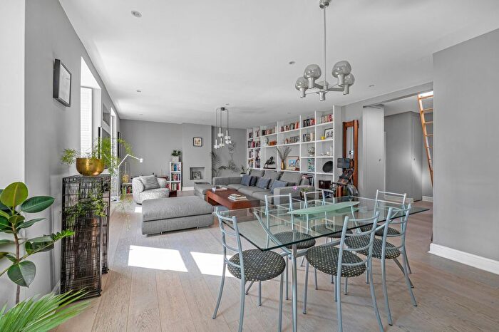 3 Bedroom Flat To Rent In Randolph Crescent, Little Venice, W9