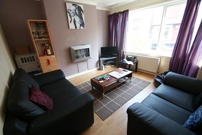 4 Bedroom Semi Detached House To Rent In Derwentwater Terrace, Headingley, Leeds, LS6