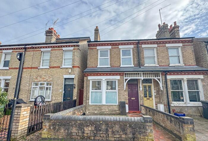 2 Bedroom Semi Detached House To Rent In Oxford Road, Cambridge, CB4