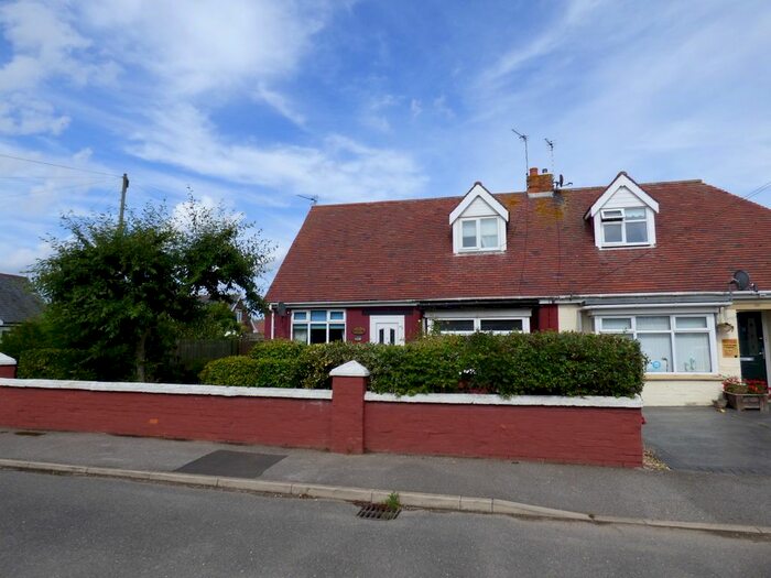 3 Bedroom Semi-Detached Bungalow To Rent In 9 Windsor Road, Mablethorpe LN12
