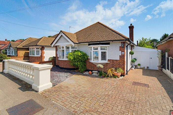 3 Bedroom Detached Bungalow For Sale In Penton Avenue, Staines-Upon-Thames, Surrey, TW18