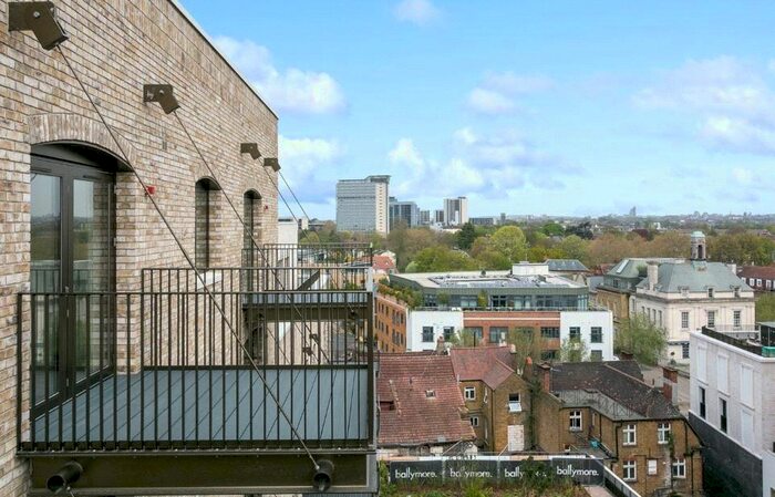 1 Bedroom Flat To Rent In Ronalds Road, Brentford, TW8