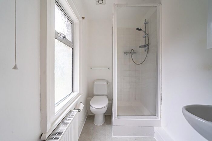2 Bedroom Flat For Sale In Croxley Road, London, W9