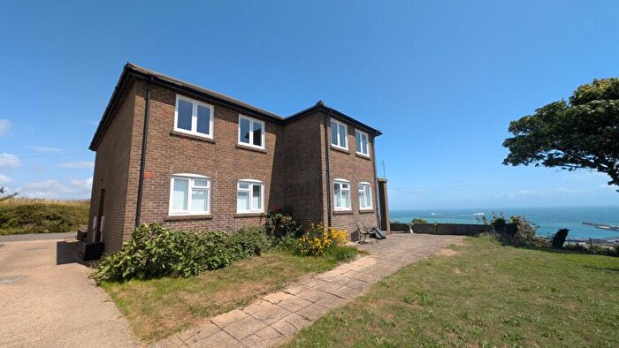 2 Bedroom Flat To Rent In Citadel Road, Dover, Kent, CT17