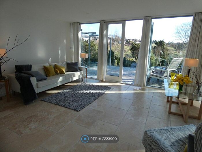 3 Bedroom Detached House To Rent In Castlegate, Lanark, ML11