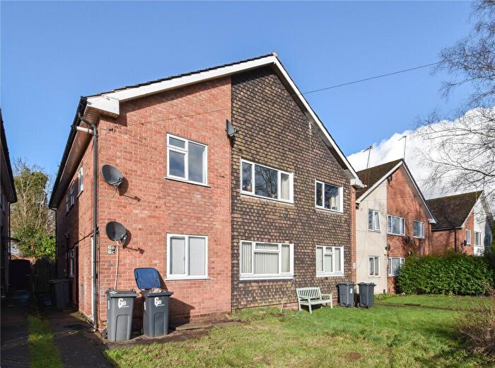 2 Bedroom Maisonette To Rent In Turves Green, Birmingham, West Midlands, B31