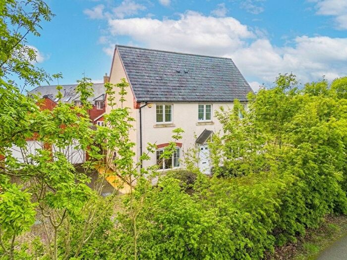 4 Bedroom Detached House For Sale In Hotspur Close, Haddenham, HP17