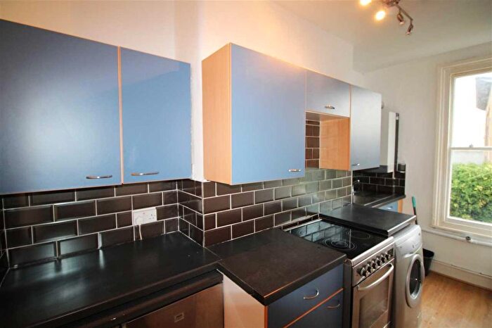 1 Bedroom Flat To Rent In Branksome Road, Brixton/Clapham, SW2