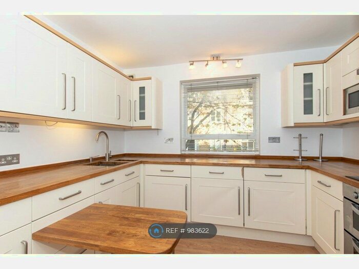2 Bedroom Flat To Rent In Ridgmount Street, London, WC1E
