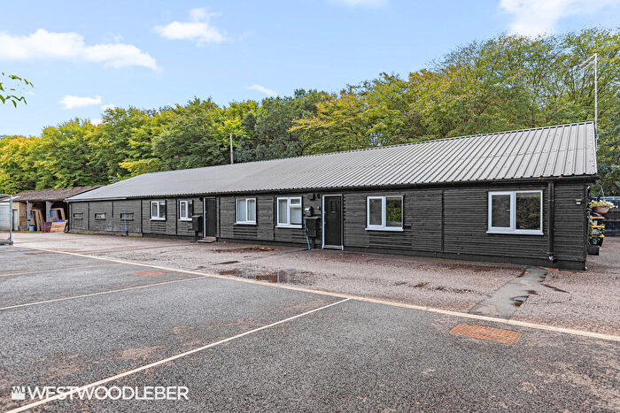 2 Bedroom Barn Conversion To Rent In Mangrove Lane, Hertford, SG13