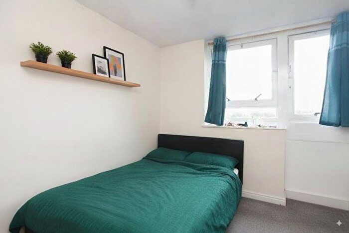 5 Bedroom Flat To Rent In Carlton Vale, London, NW6