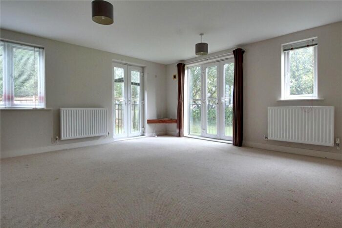 2 Bedroom Flat For Sale In Alder Court, Fleet, Hampshire, GU51