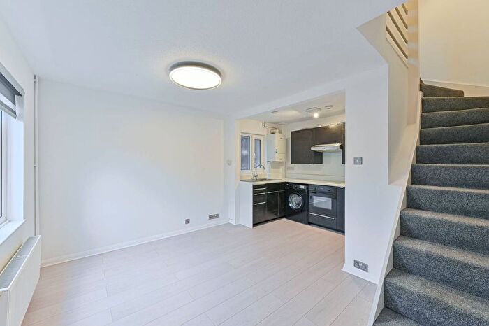 1 Bedroom End Terrace House To Rent In Sycamore Grove, Anerley, London, SE20