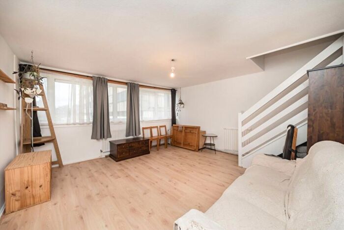 3 Bedroom House To Rent In Pelican Estate, Nunhead, SE15