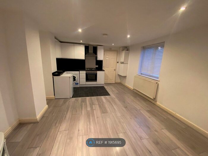 1 Bedroom Flat To Rent In Cyprus Street, Wakefield, WF1