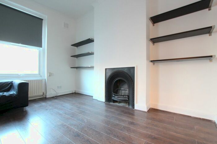 2 Bedroom Flat To Rent In Camden High Street, London, NW1