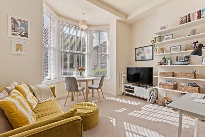 1 Bedroom Apartment For Sale In Ramsden Road, London, SW12