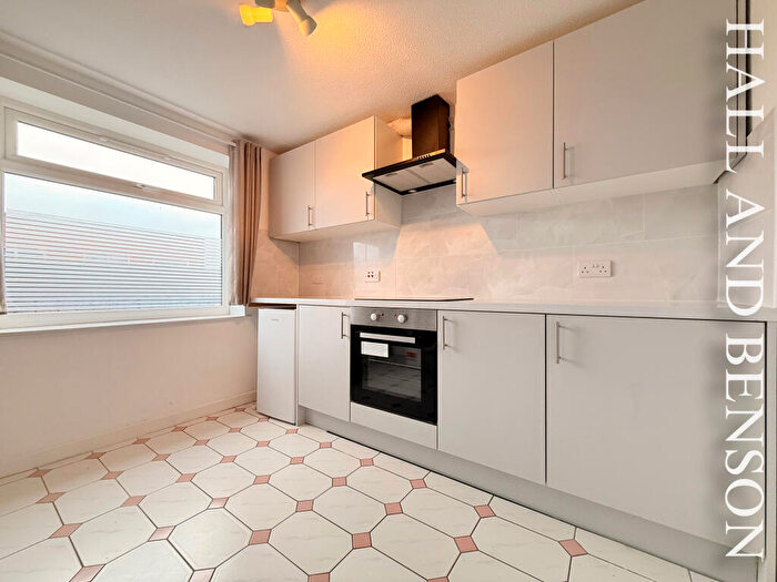 1 Bedroom Apartment To Rent In Park Farm Drive, Allestree, DE22