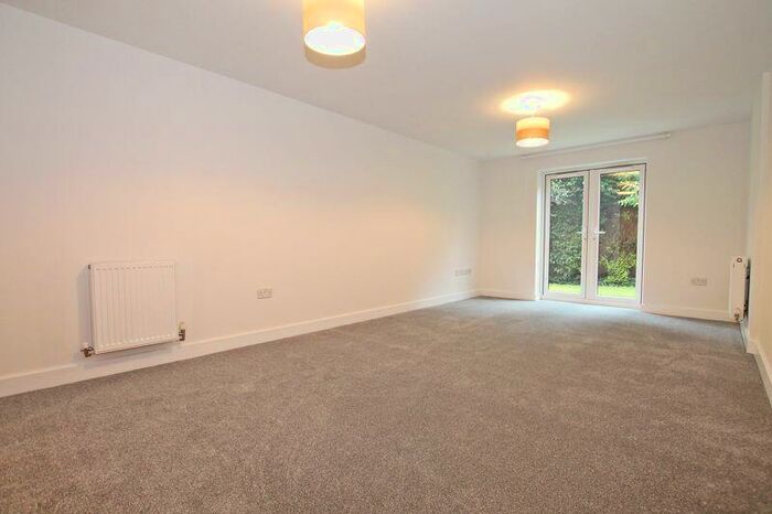 1 Bedroom Flat To Rent In Bassett Wood Road, Southampton, SO16